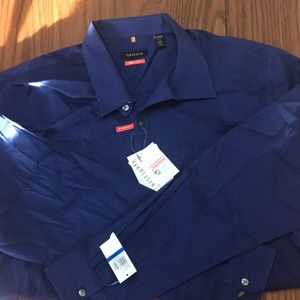 Van Heusen long sleeve shirt. XL. Blue and white.